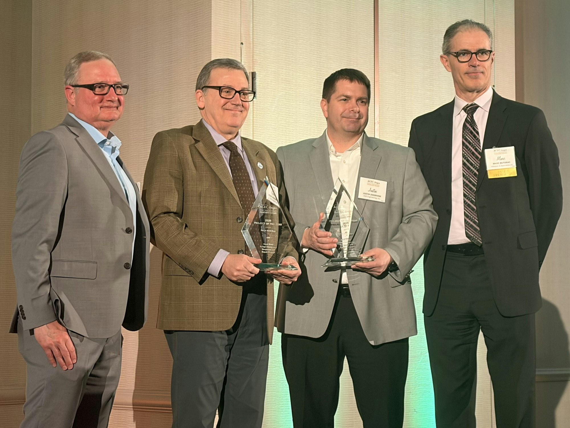 Port of Hood River and HDR receive ACEC Oregon State Project of the Year award.