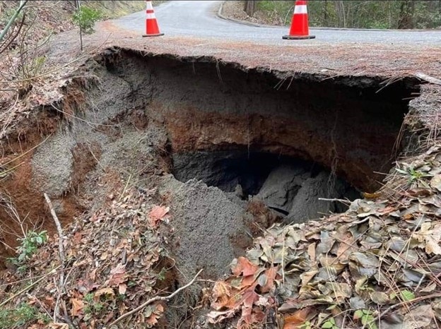 May contain: hole