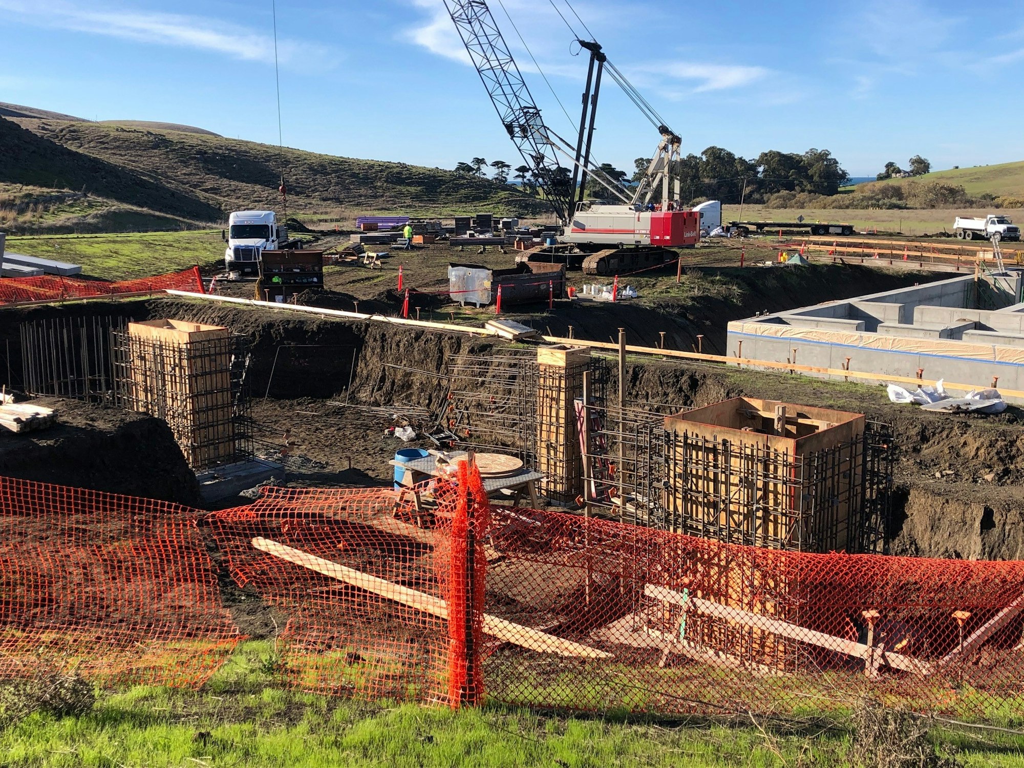 May contain: construction crane