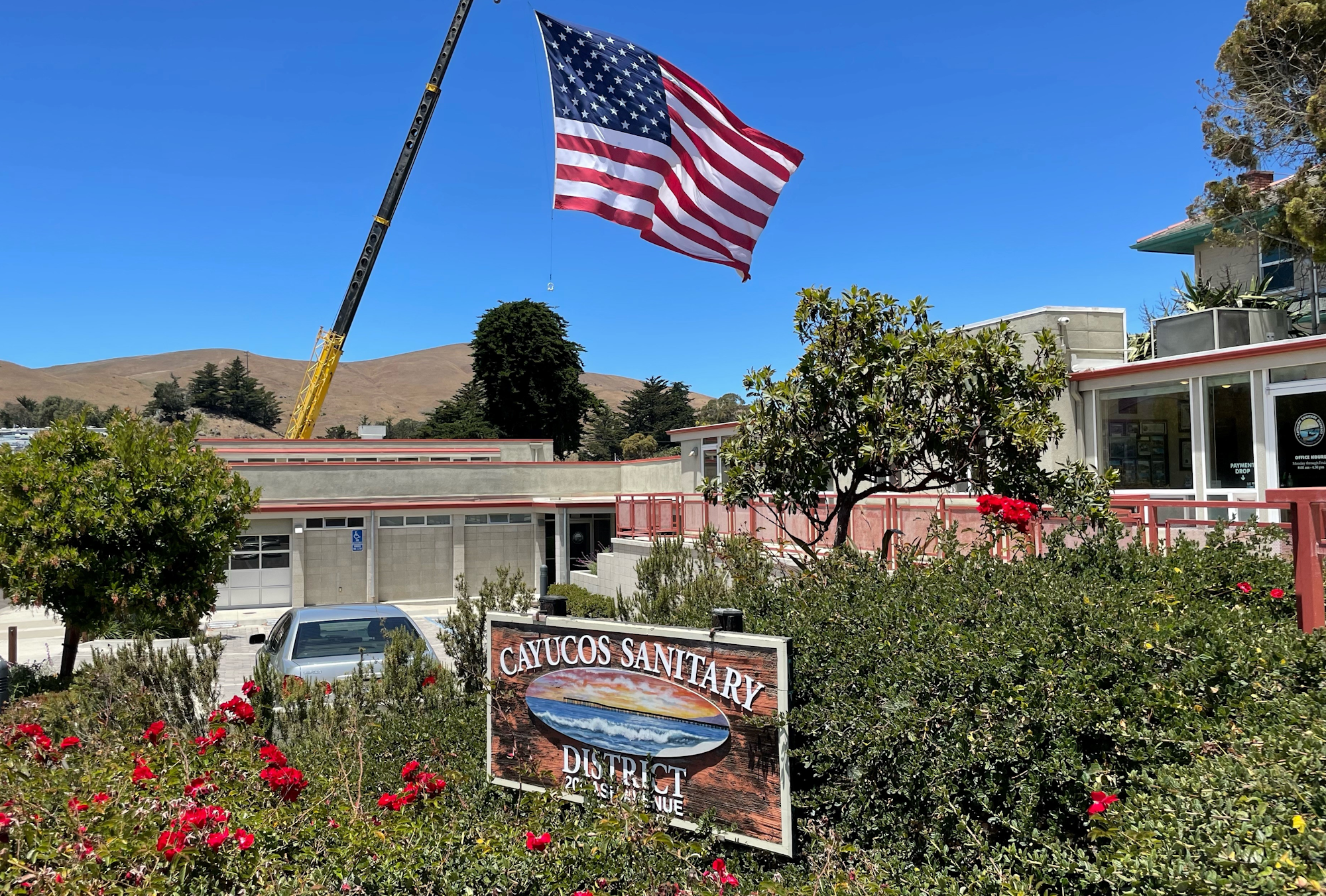 May contain: flag and symbol