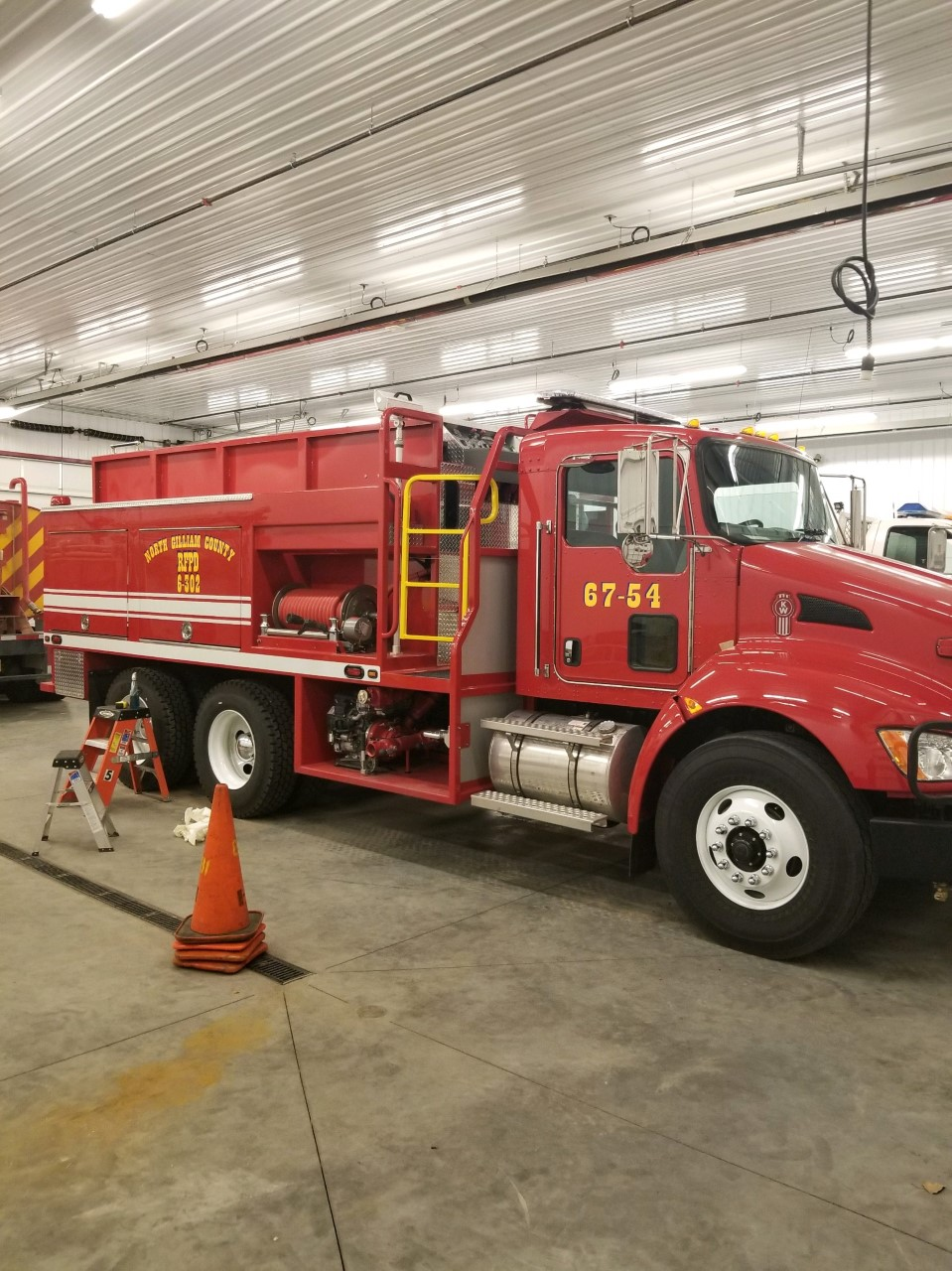 Photo of a emergency response vehicle: fire truck