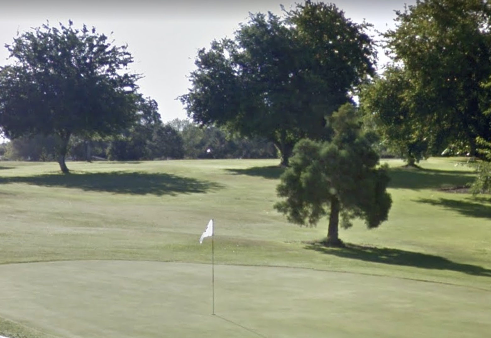 May contain: field, outdoors, and golf course