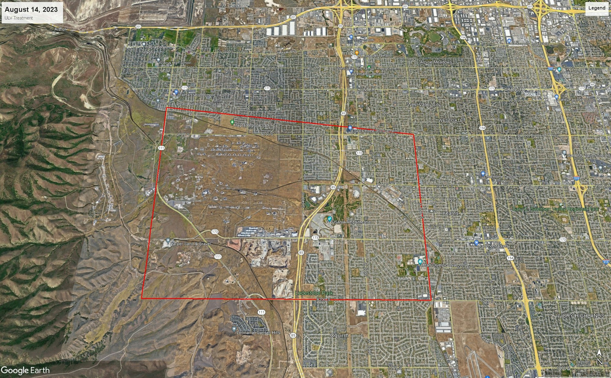 May contain: neighborhood and outdoors