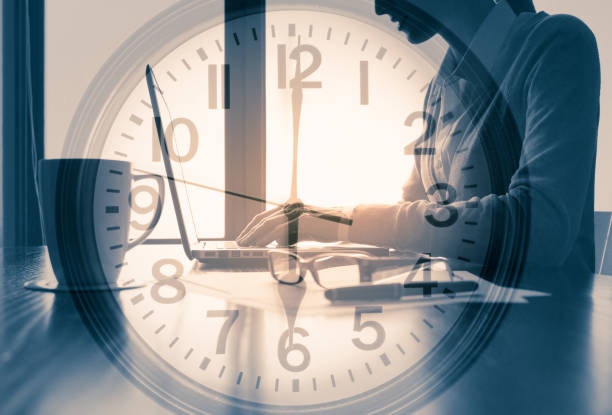 May contain: analog clock and clock