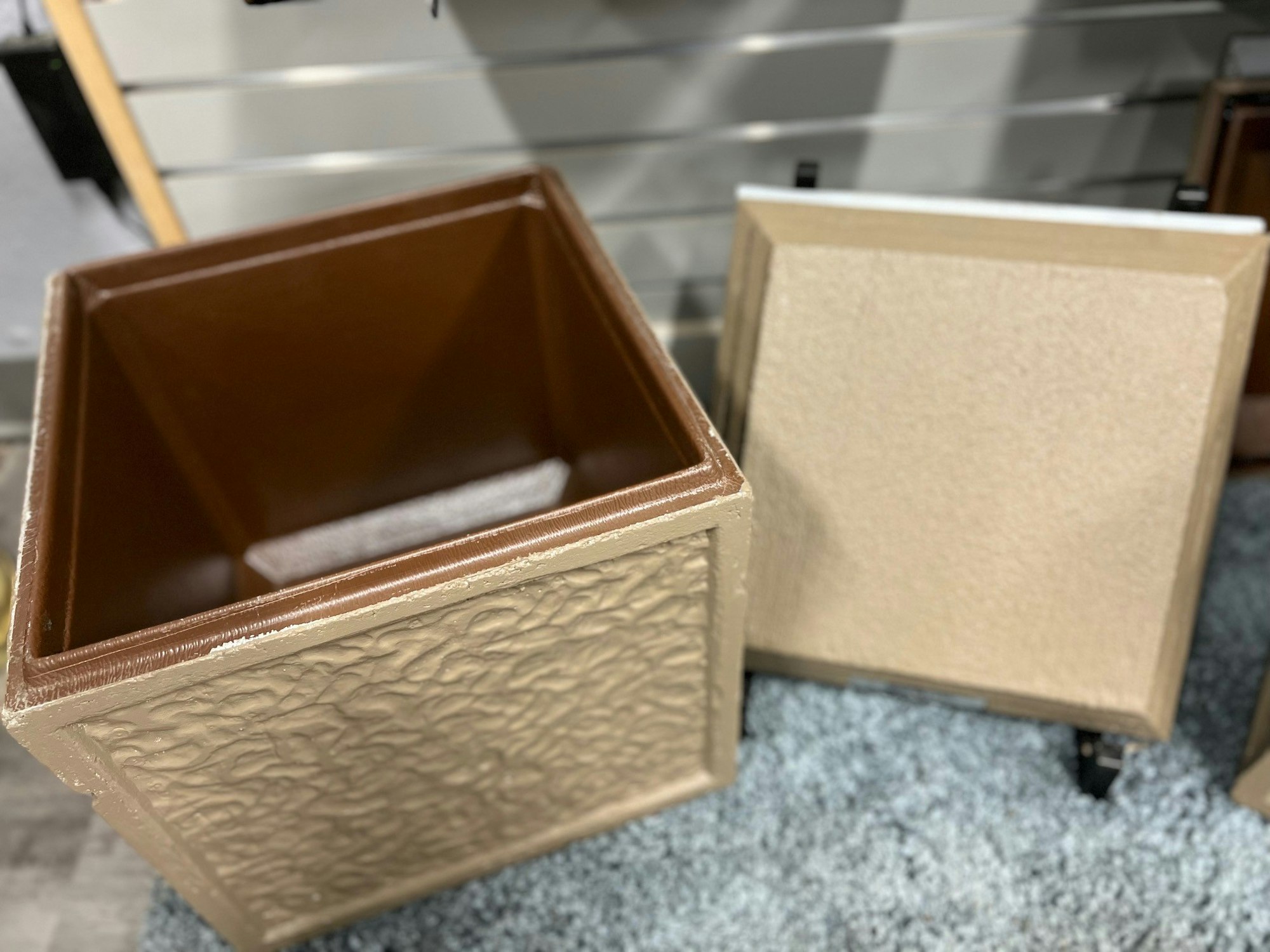 May contain: box