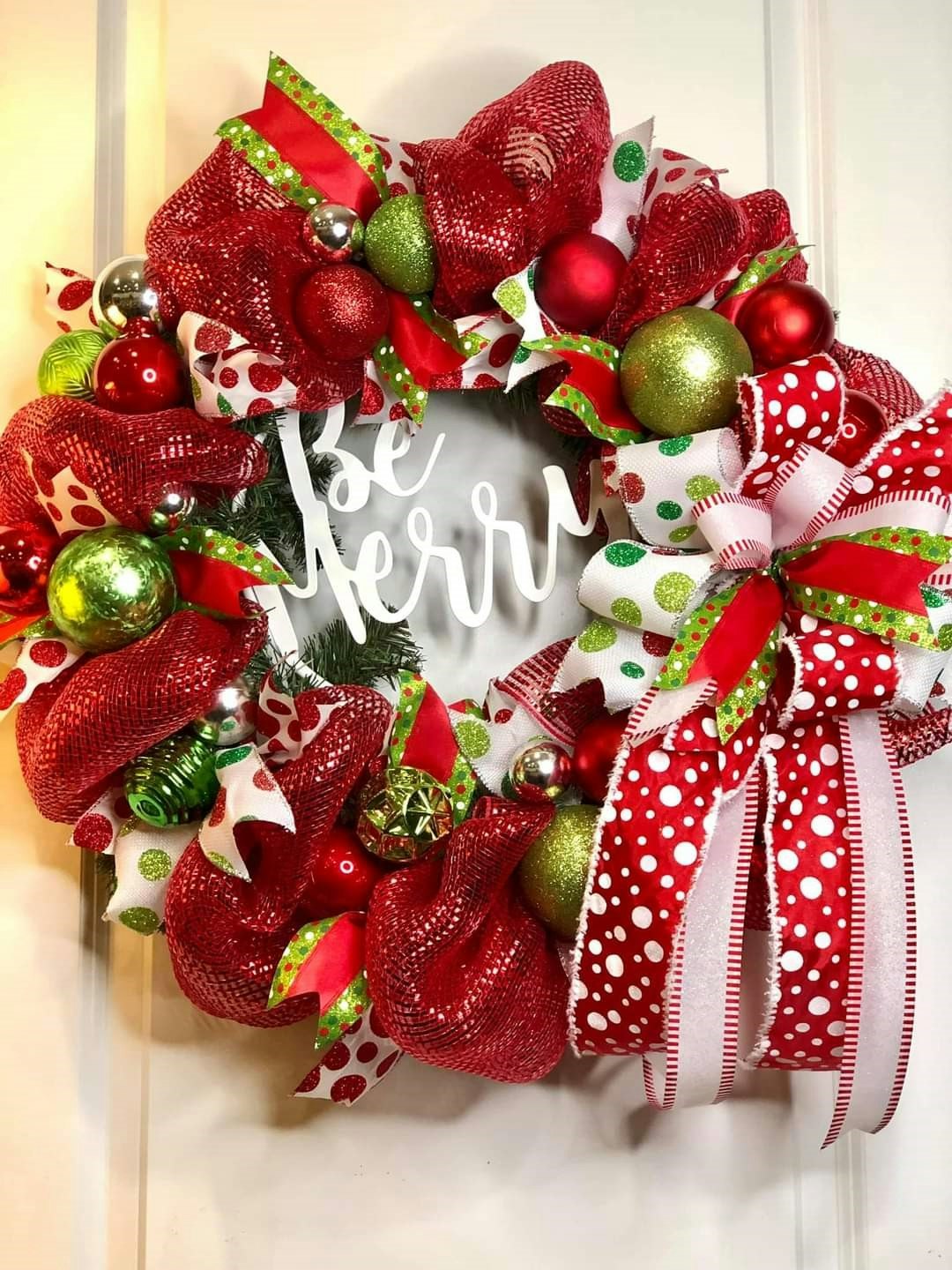 Holiday wreath