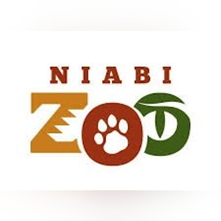 Logo of "Niabi Zoo" with a stylized animal paw print and green leaf.