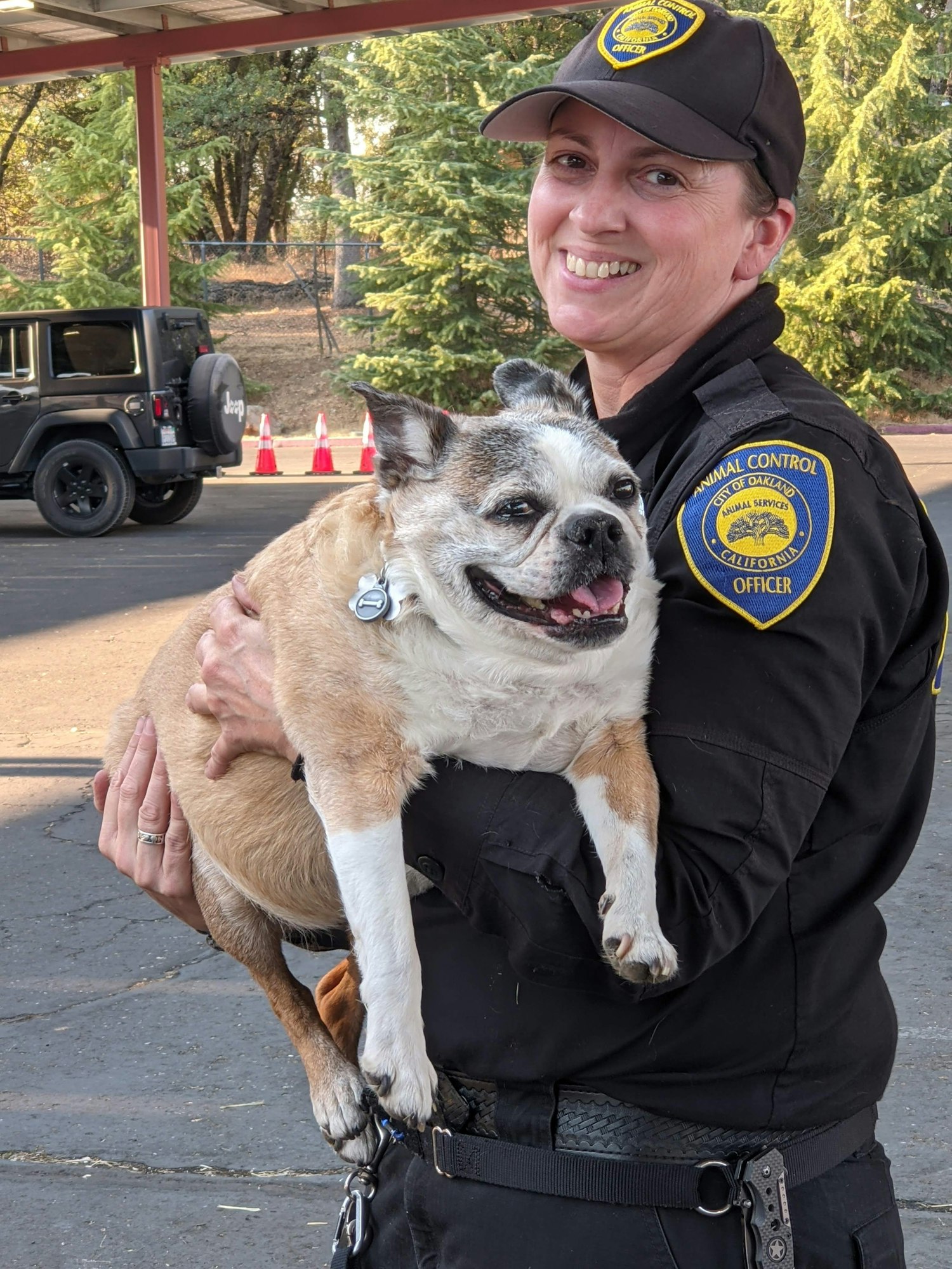 Animal Control Officer from Oakland Animal Services helping with animal rescue during Caldor Fire