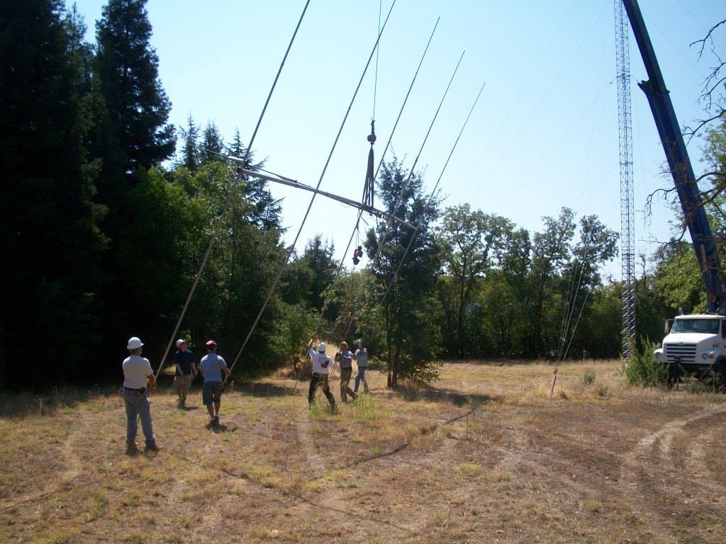 EDCARC assembling and raising the antenna to mount on the tower