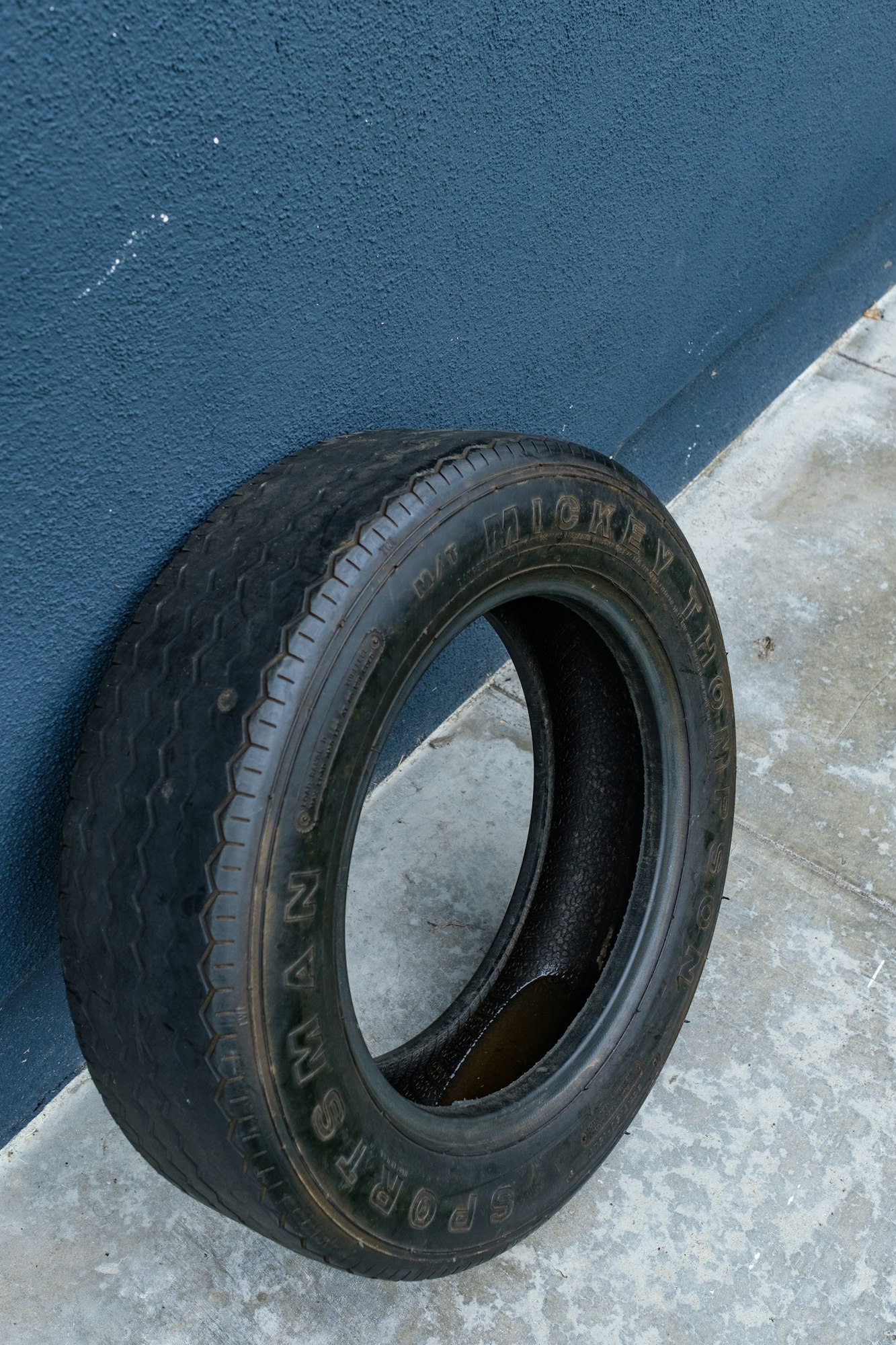 May contain: tire, alloy wheel, car, car wheel, machine, spoke, transportation, vehicle, and wheel