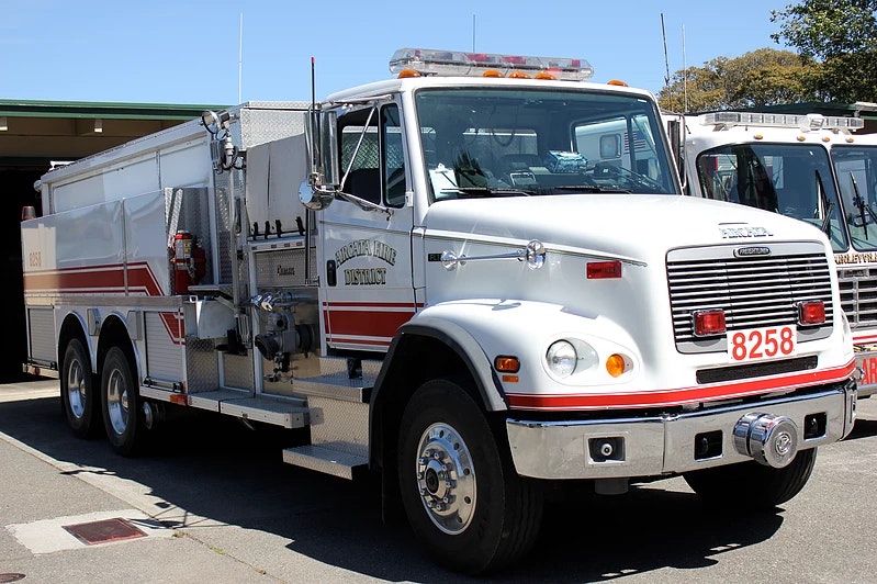 Water tender 8258.