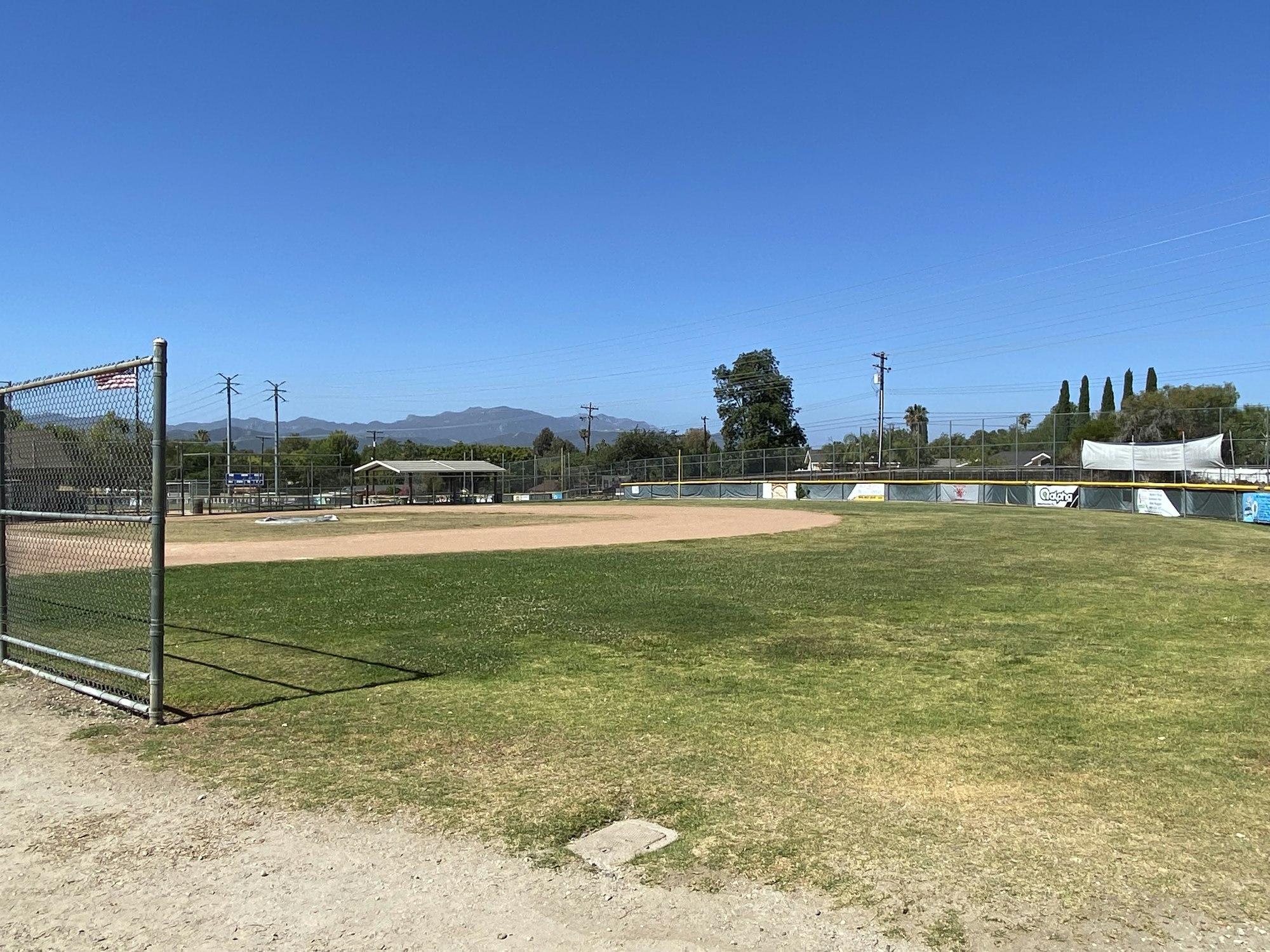 May contain: baseball, baseball game, and sport