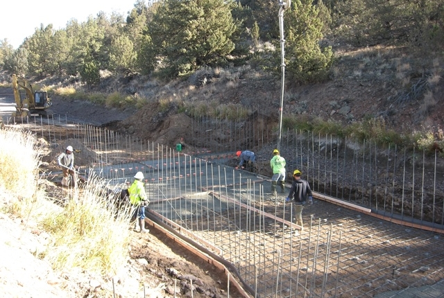 Photo of HAYSTACK RESERVOIR RAMP FLUME construction 18