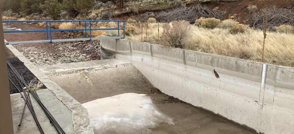 Photo of HAYSTACK RESERVOIR RAMP FLUME construction 3
