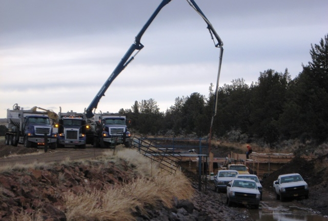 Photo of HAYSTACK RESERVOIR RAMP FLUME construction 23