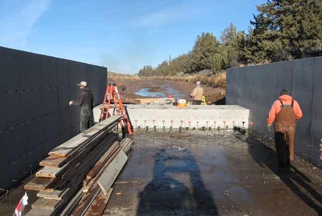 Photo of HAYSTACK RESERVOIR RAMP FLUME construction 40