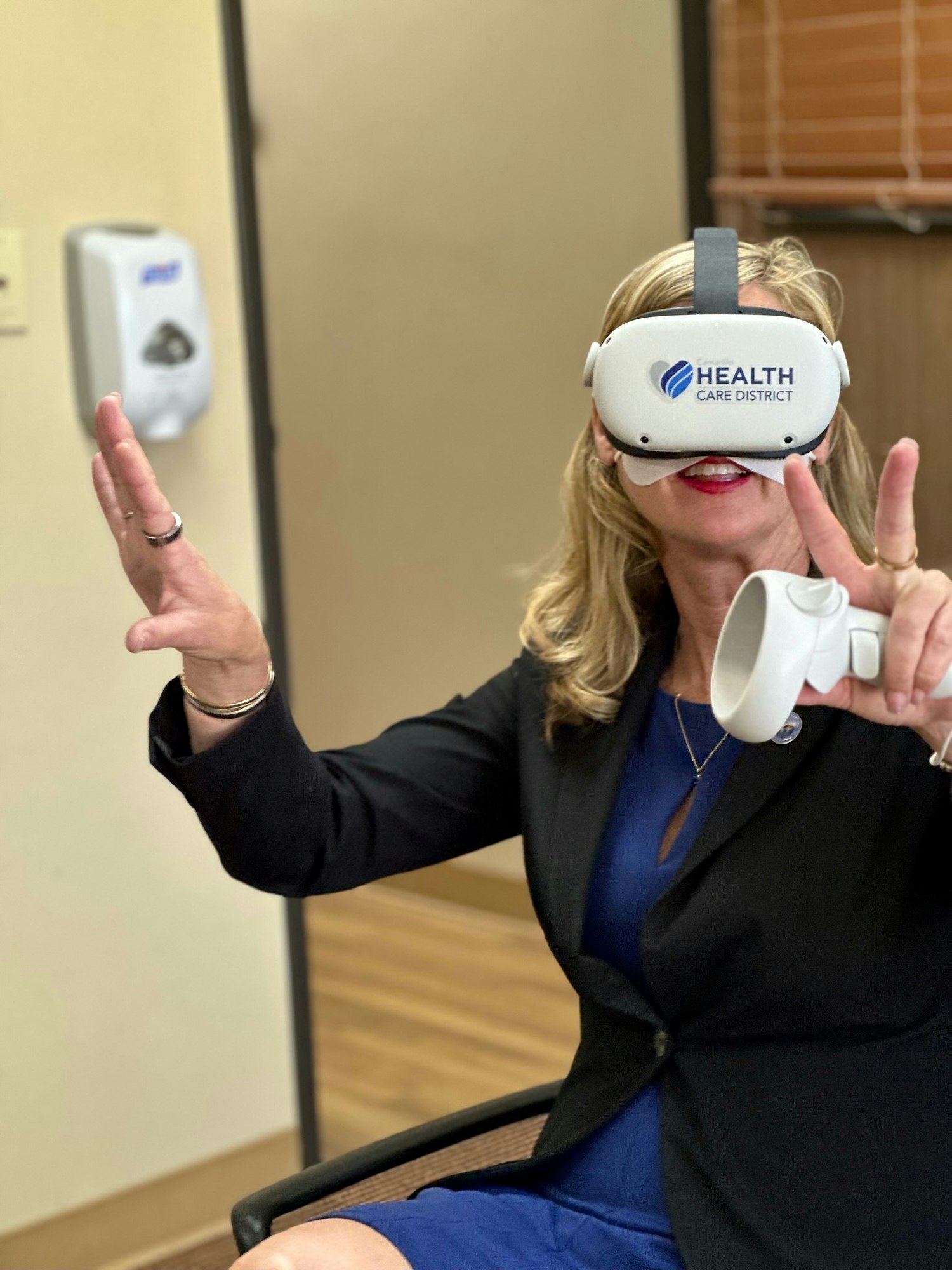 VC Supervisor District 3 Kelly Long experiences Camarillo Health Care District's award-winning Virtual Reality program