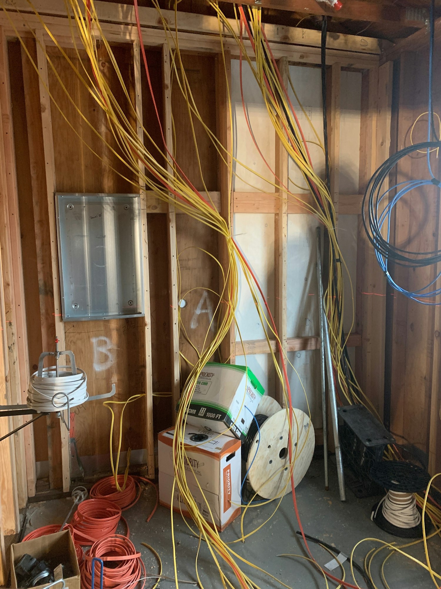 May contain: wiring and wood