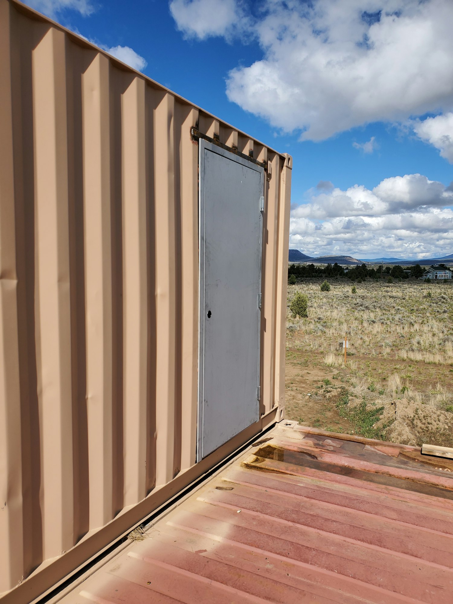 May contain: shipping container