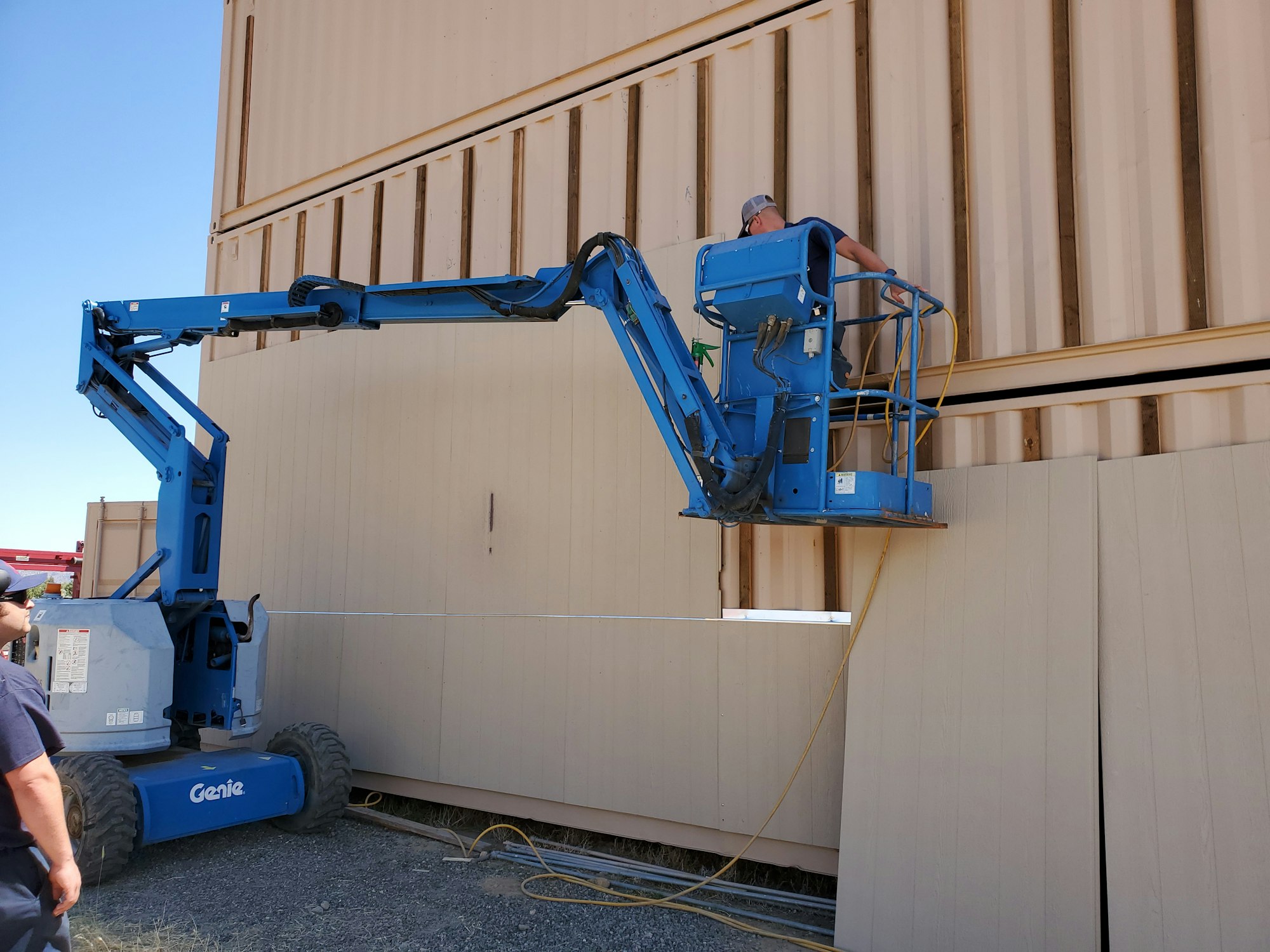 May contain: person, human, and machine