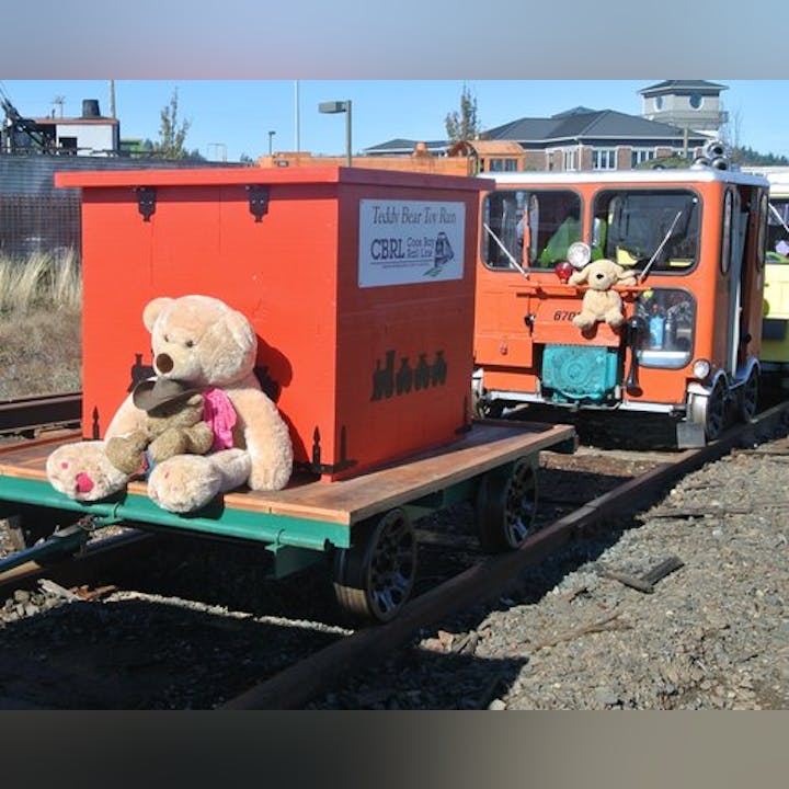May contain: toy and teddy bear