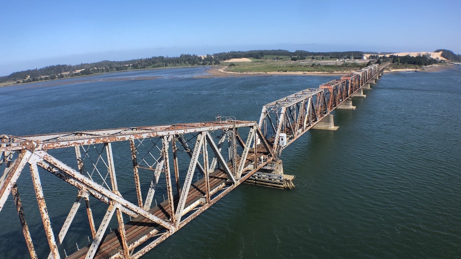 May contain: outdoors, bridge, and aerial view