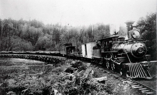 May contain: locomotive, railway, train, transportation, vehicle, engine, machine, motor, and steam engine