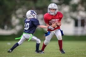 chlldren playing flag football