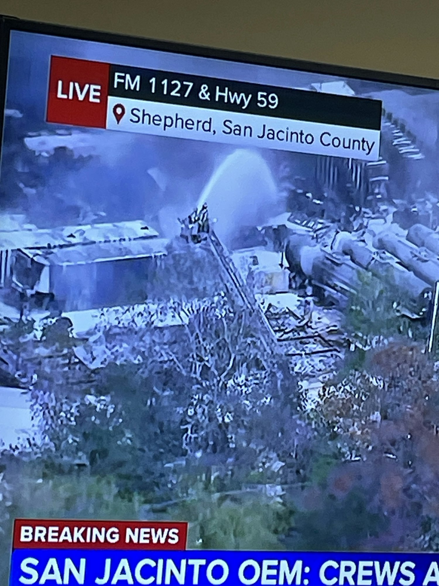 May contain: electronics, screen, computer hardware, hardware, and monitor