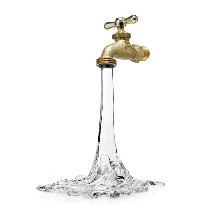 Running water faucet