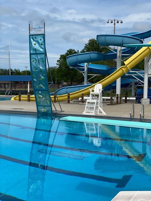 May contain: water, amusement park, and water park