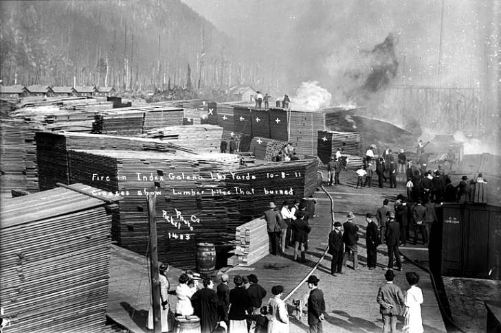 Black and white photo of Index Galena Lumber Yard Fire in 1911