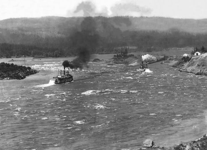 May contain: boat, transportation, vehicle, appliance, device, electrical device, steamer, watercraft, water, nature, outdoors, and sea