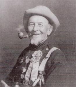 May contain: smoke pipe