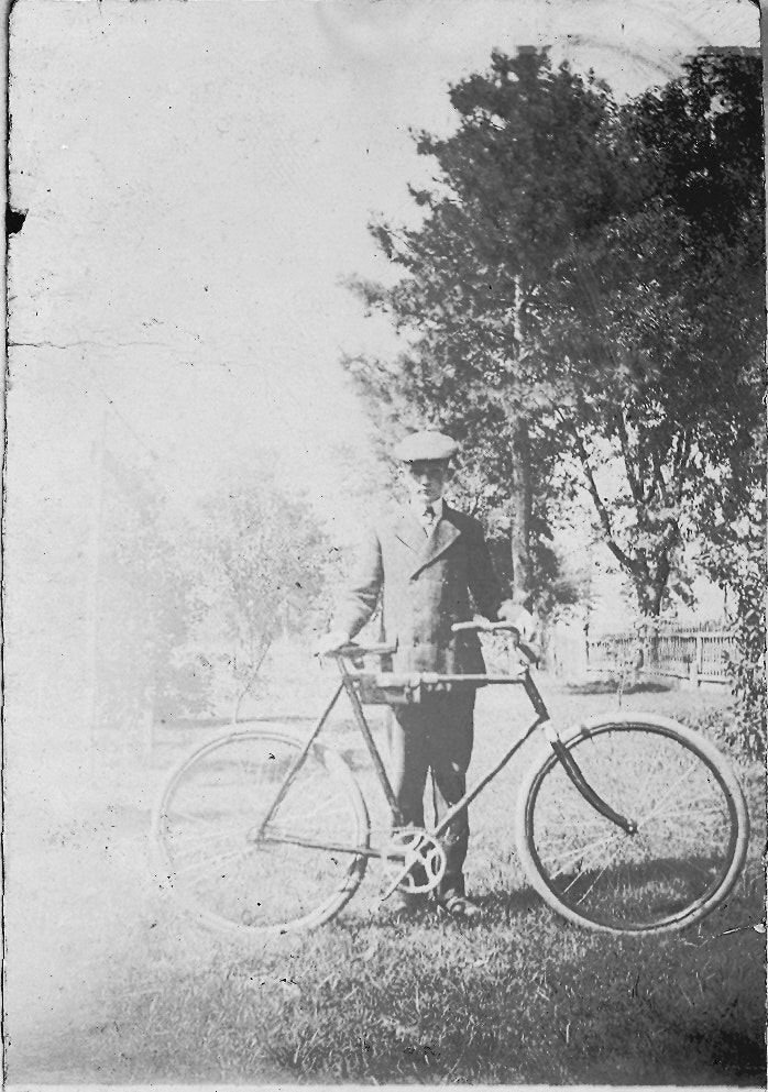 May contain: bicycle, transportation, vehicle, person, machine, wheel, cycling, and sport