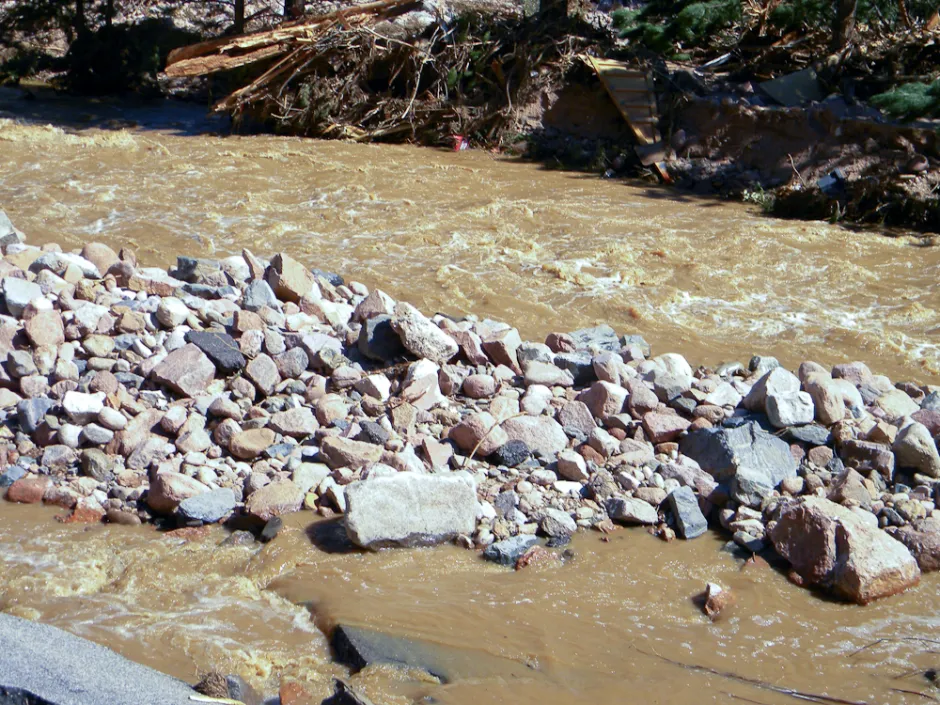 Photo of water flowing around a bed of rocks: 20130918-2013-09-18 12.08.47