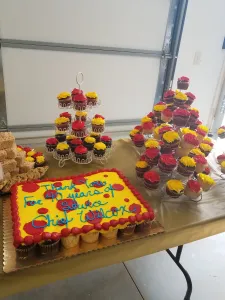 Photo of cakes and cupcakes for an anniversary party