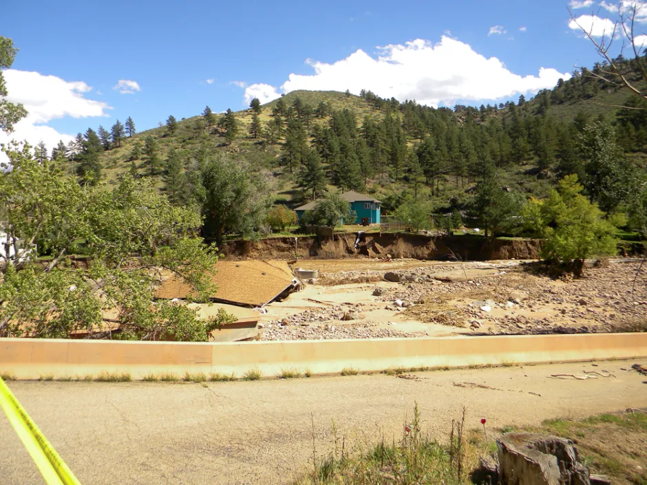Photo of houses damaged by flood: 20130918-2013-09-18 11.54.14