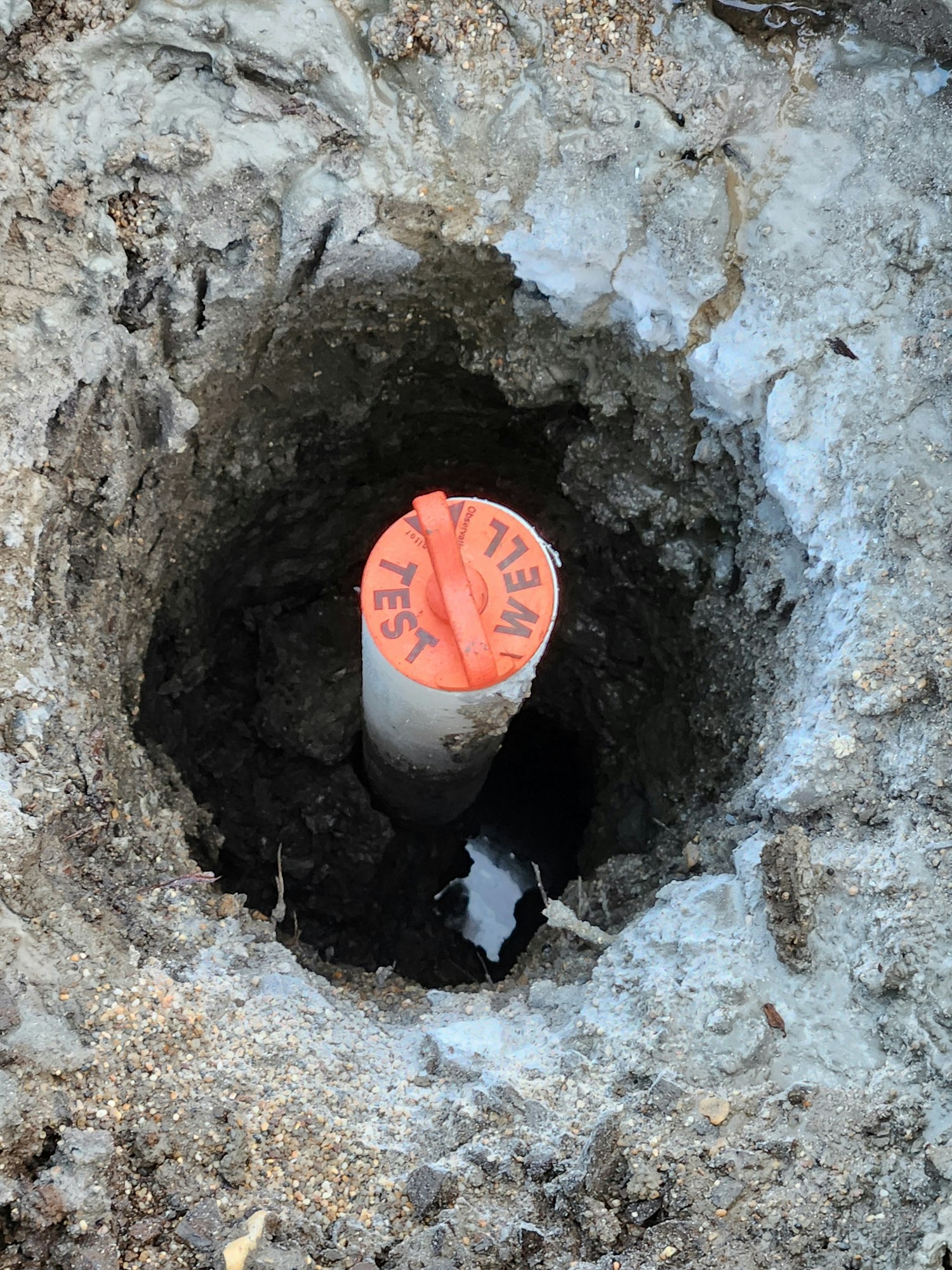 May contain: hole