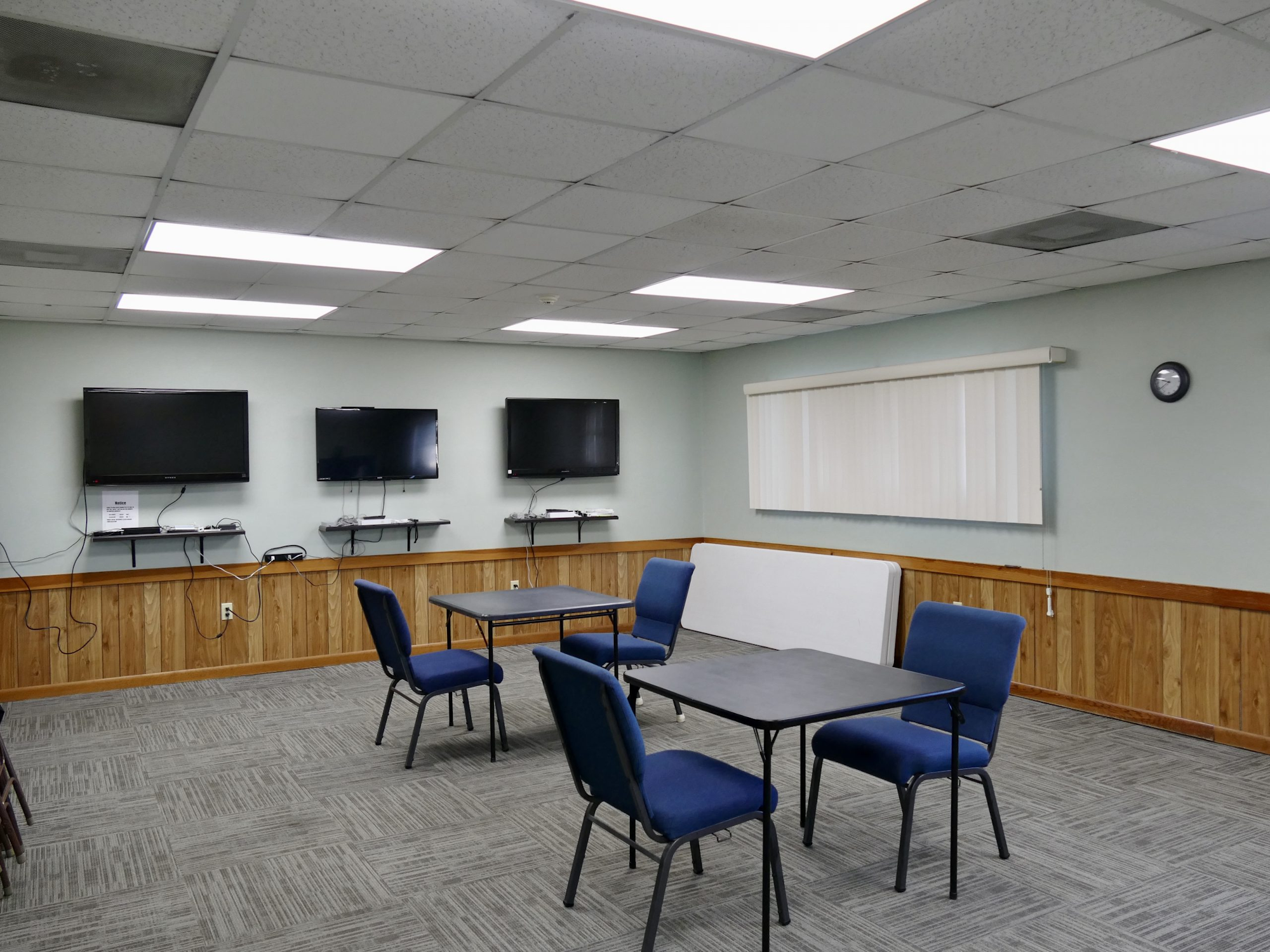 Picture of the Pelican Room (Wii Room) with the 3 televisions on the wall