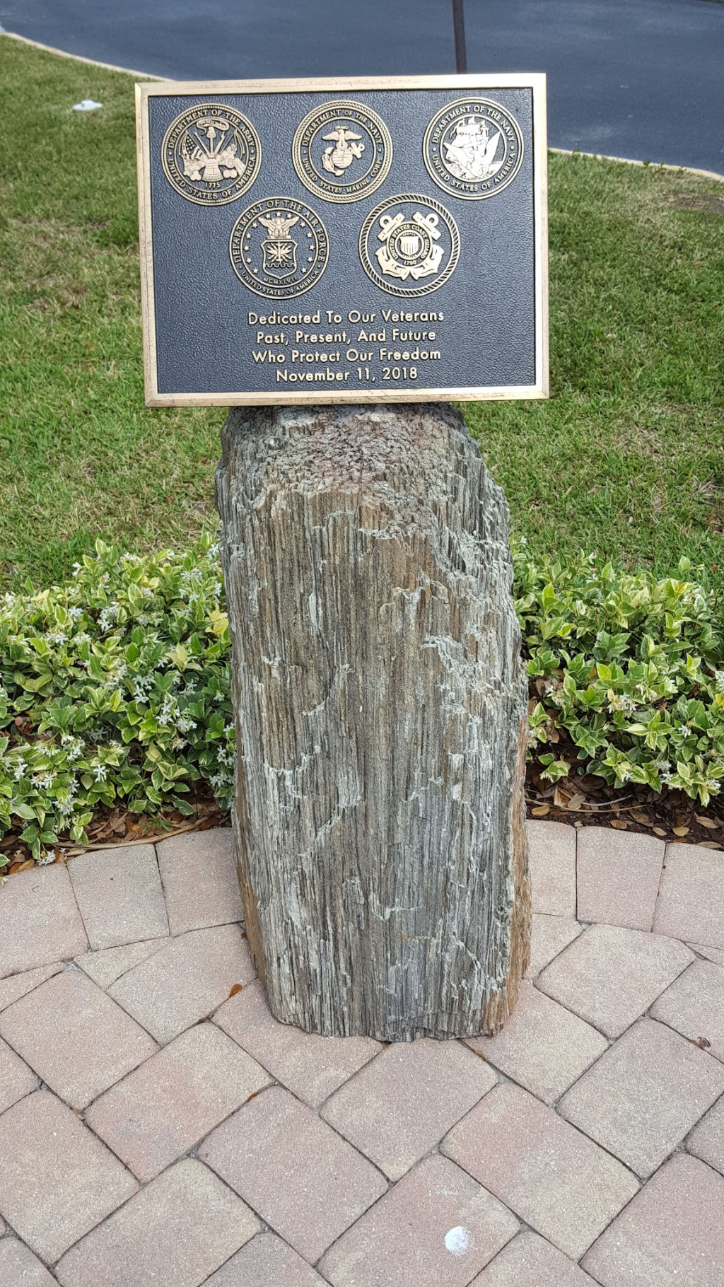 Picture of the TE Veterans memorial