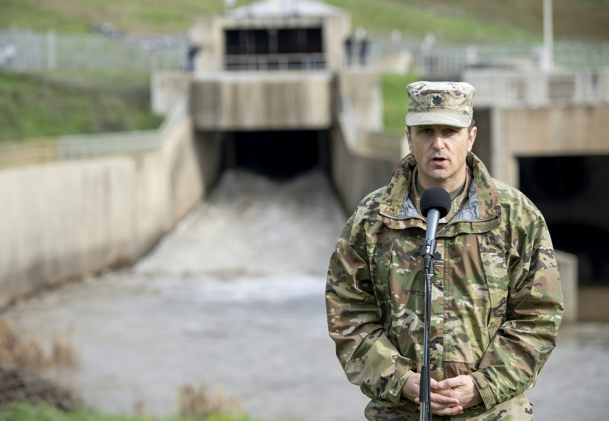 Coyote Valley Dam flood release, Jan 16, 2023, Lt Col Kevin Arnett (US Army Corp of Engineers) by Kenneth James (DWR)