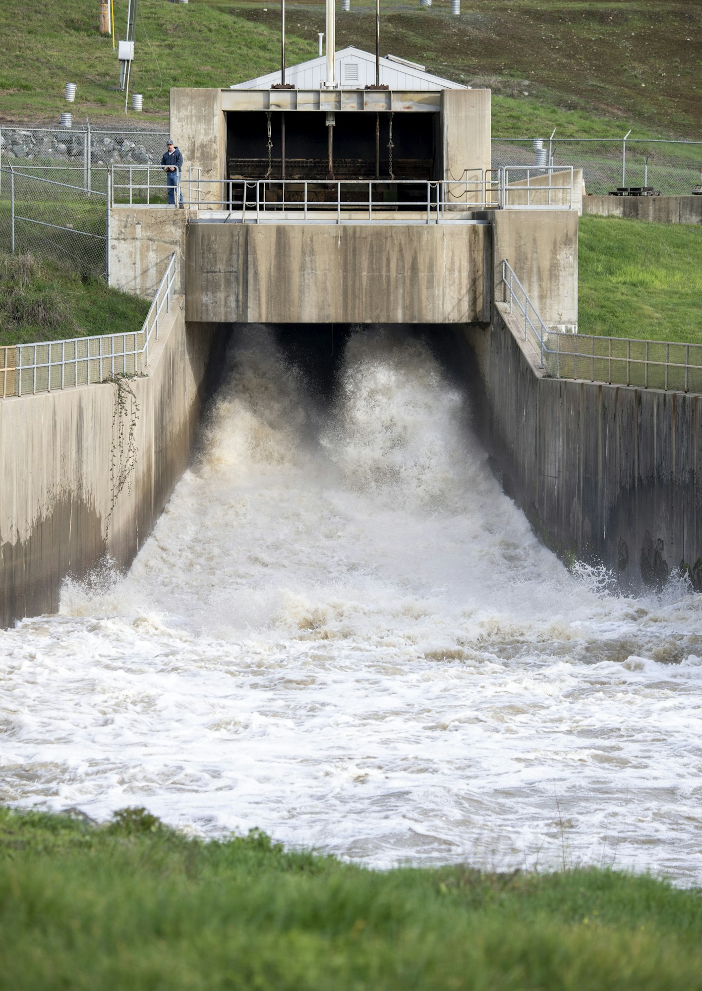 Coyote Valley Dam flood release, Jan 16, 2023, by Kenneth James (DWR)