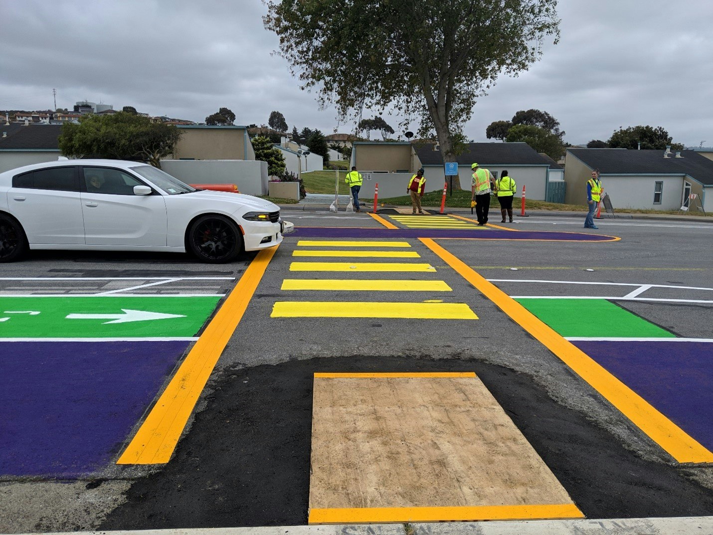 Photo of pedestrian crossing and painted bike lane