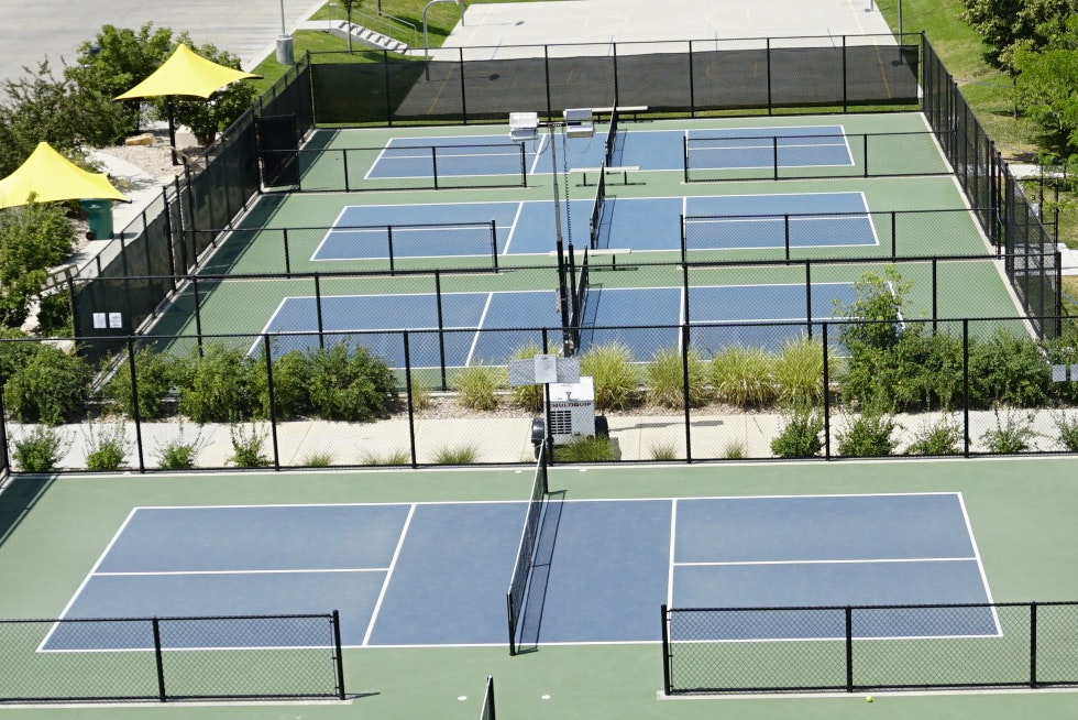 May contain: sport and tennis