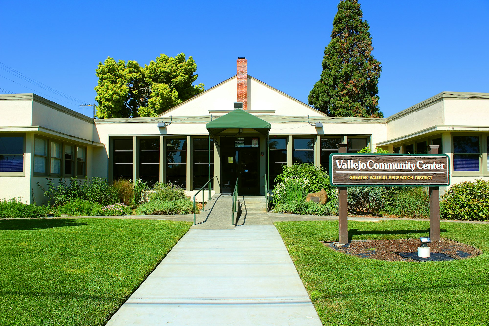 Vallejo Community Center front entrance