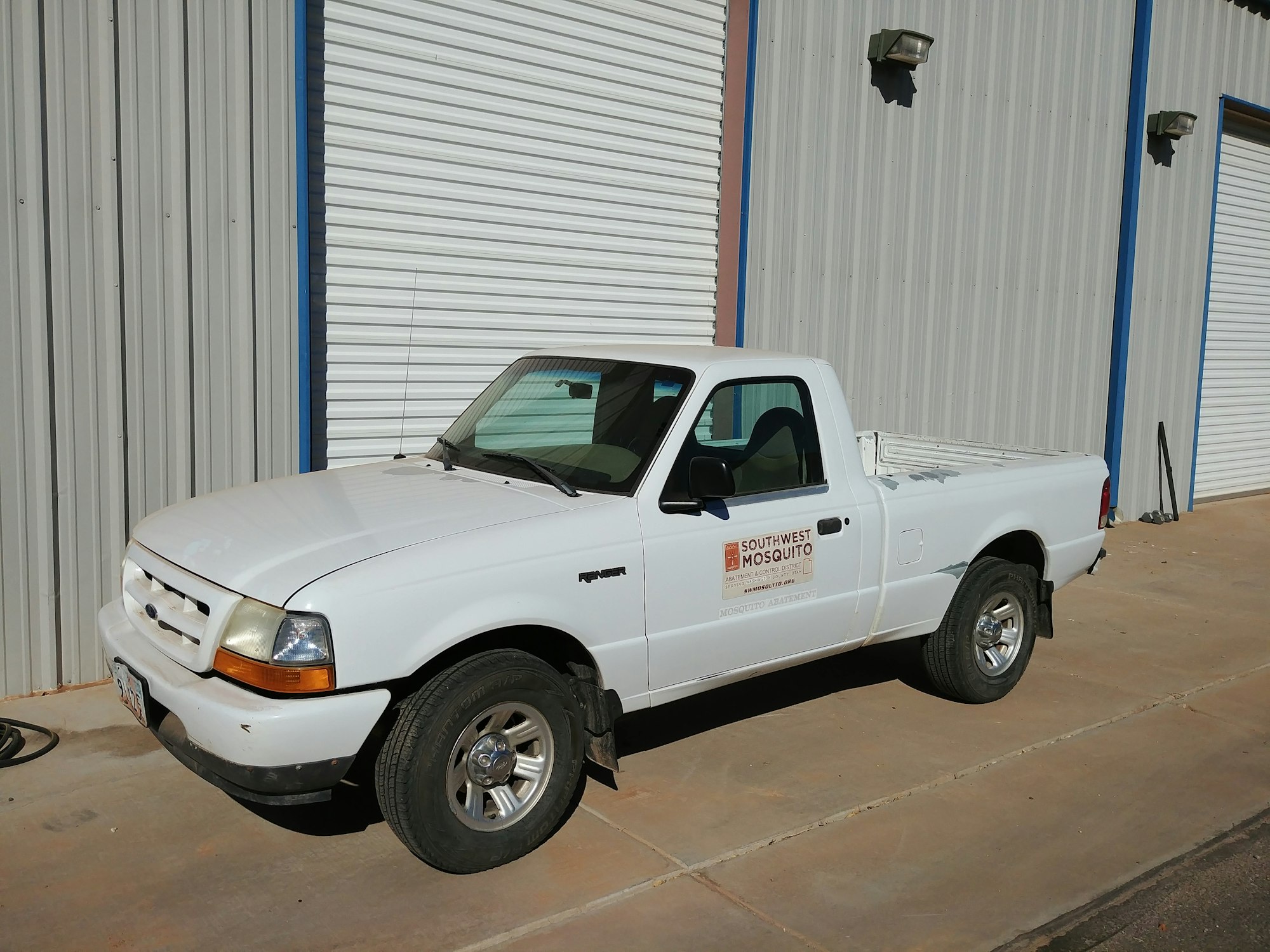 2000 Ford Ranger truck