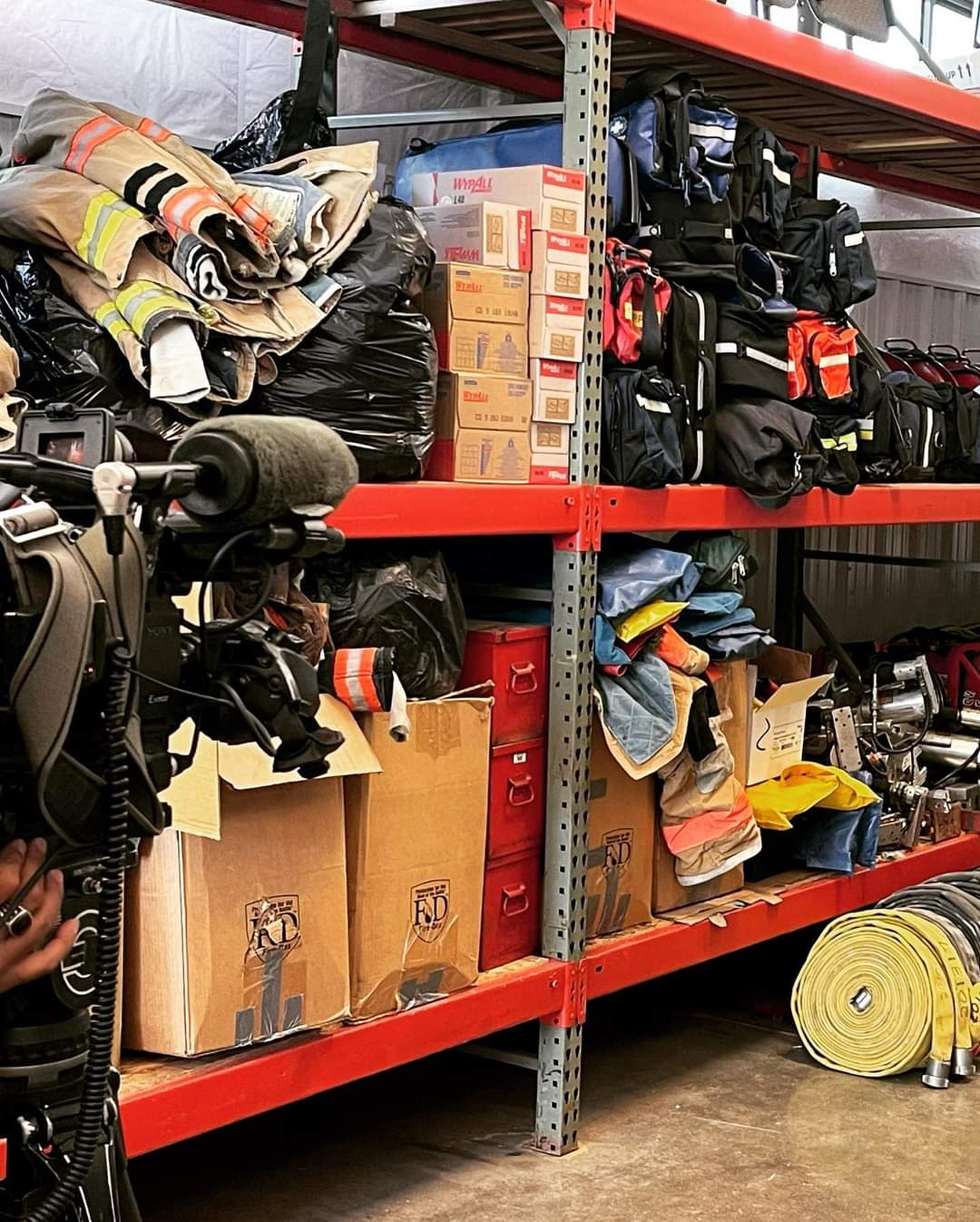 May contain: machine