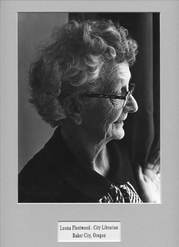 A black-and-white portrait of Leona Fleetwood, the city librarian of Baker City, Oregon from 1944-1960.