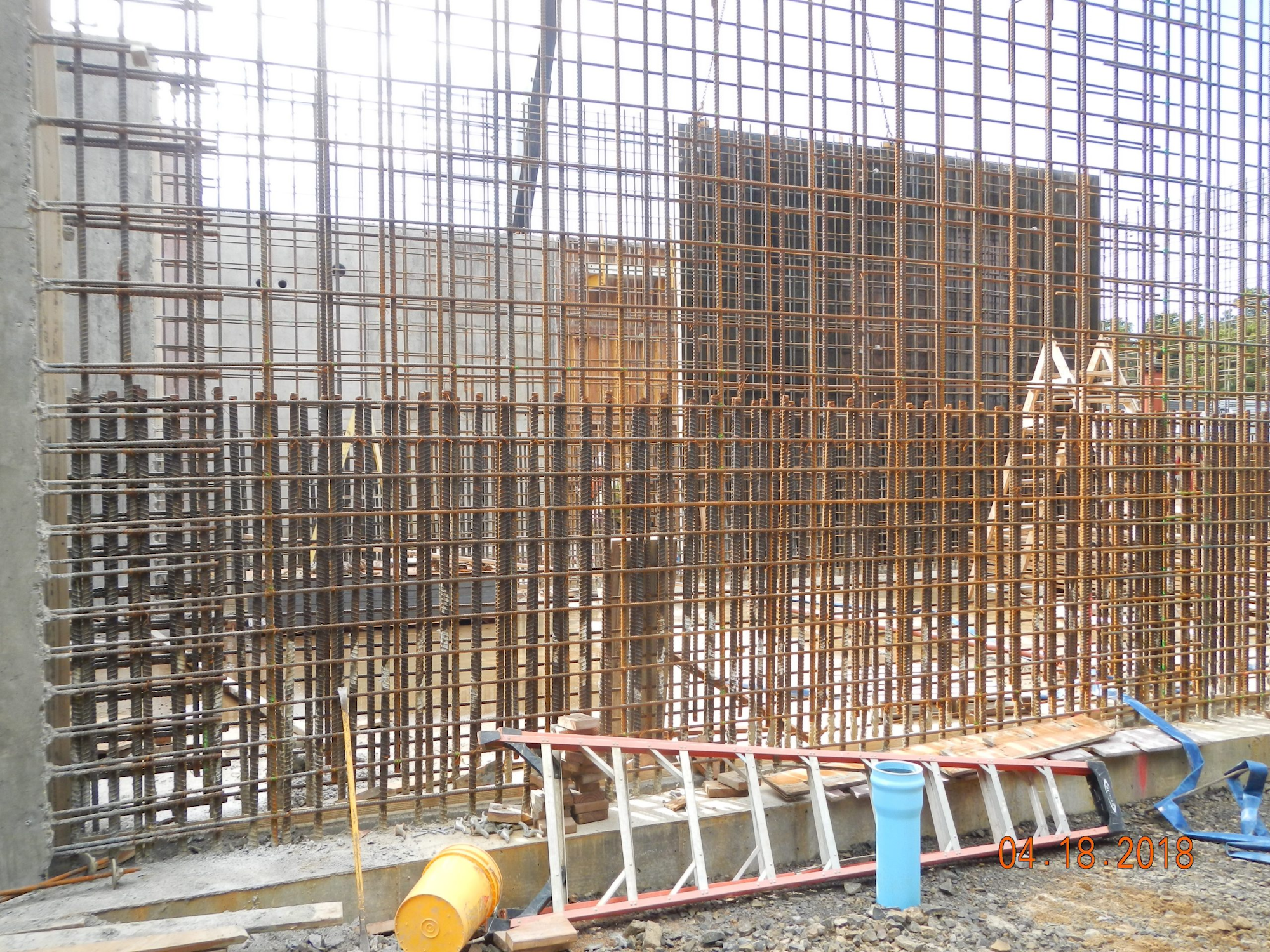 May contain: construction and scaffolding
